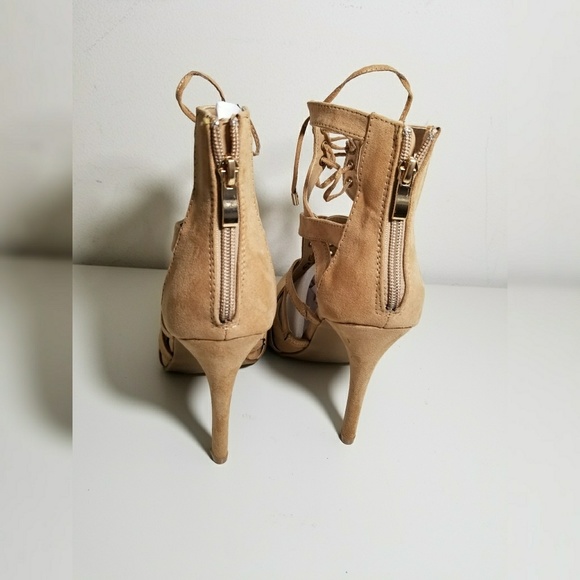 Woman's 8W Bootie - Picture 5 of 5